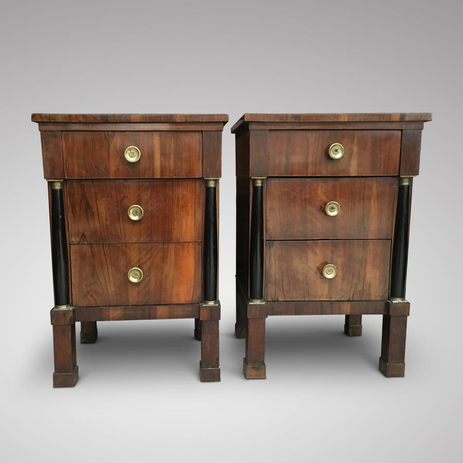 A PAIR OF EARLY 19TH CENTURY WALNUT COMMODINI