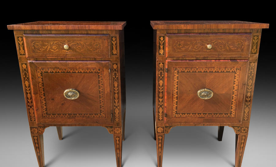 A PAIR OF MARQUETRY COMMODINI