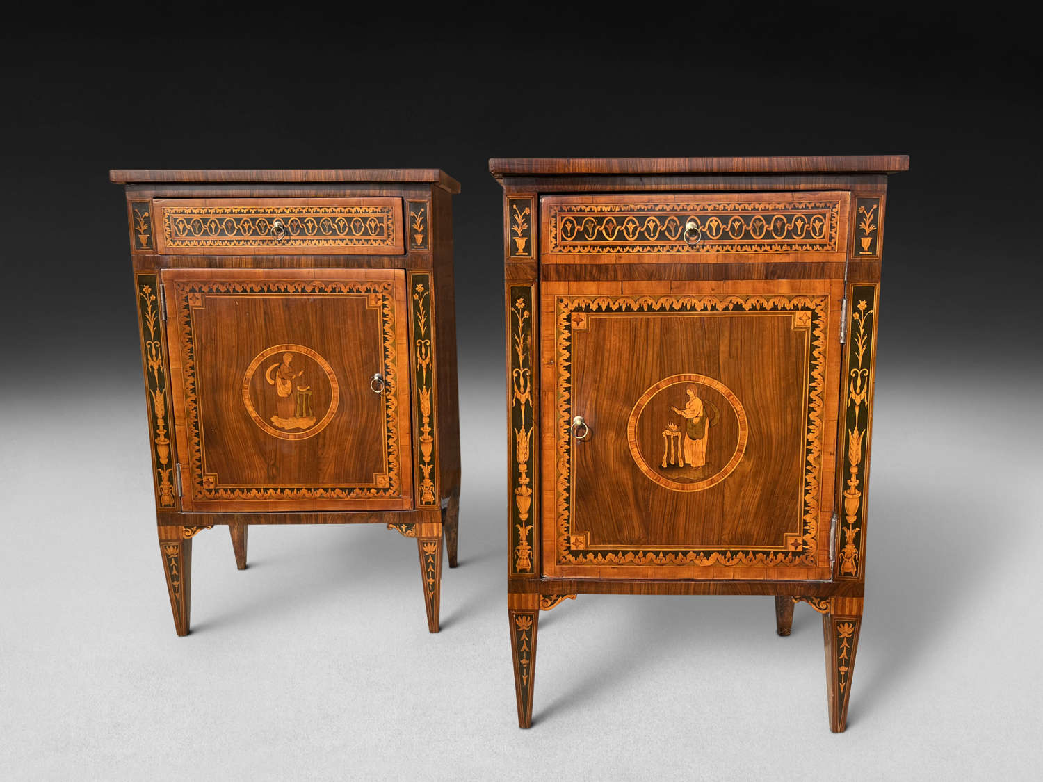 A PAIR OF COMMODINI IN THE MANNER OF MAGALIONI ITALY C 1780